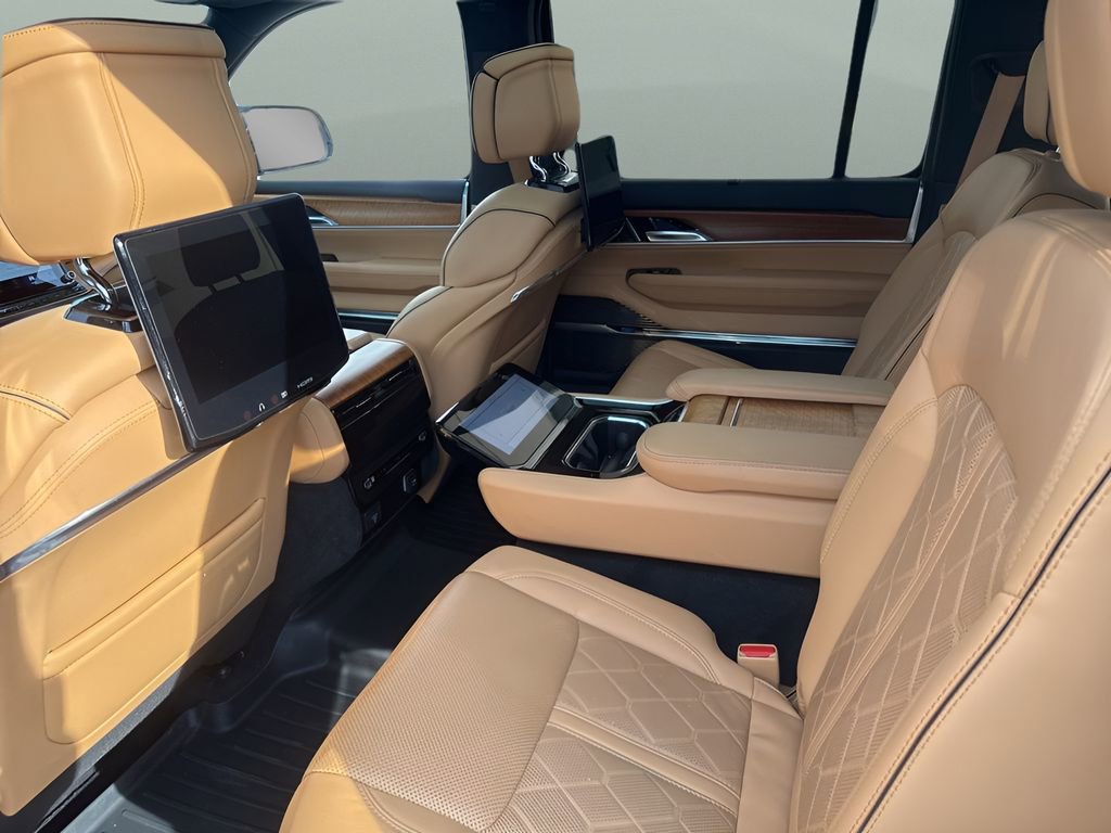 Used 2022 Jeep Grand Wagoneer Series III w/ Rear Seat Video Group 1 image 20