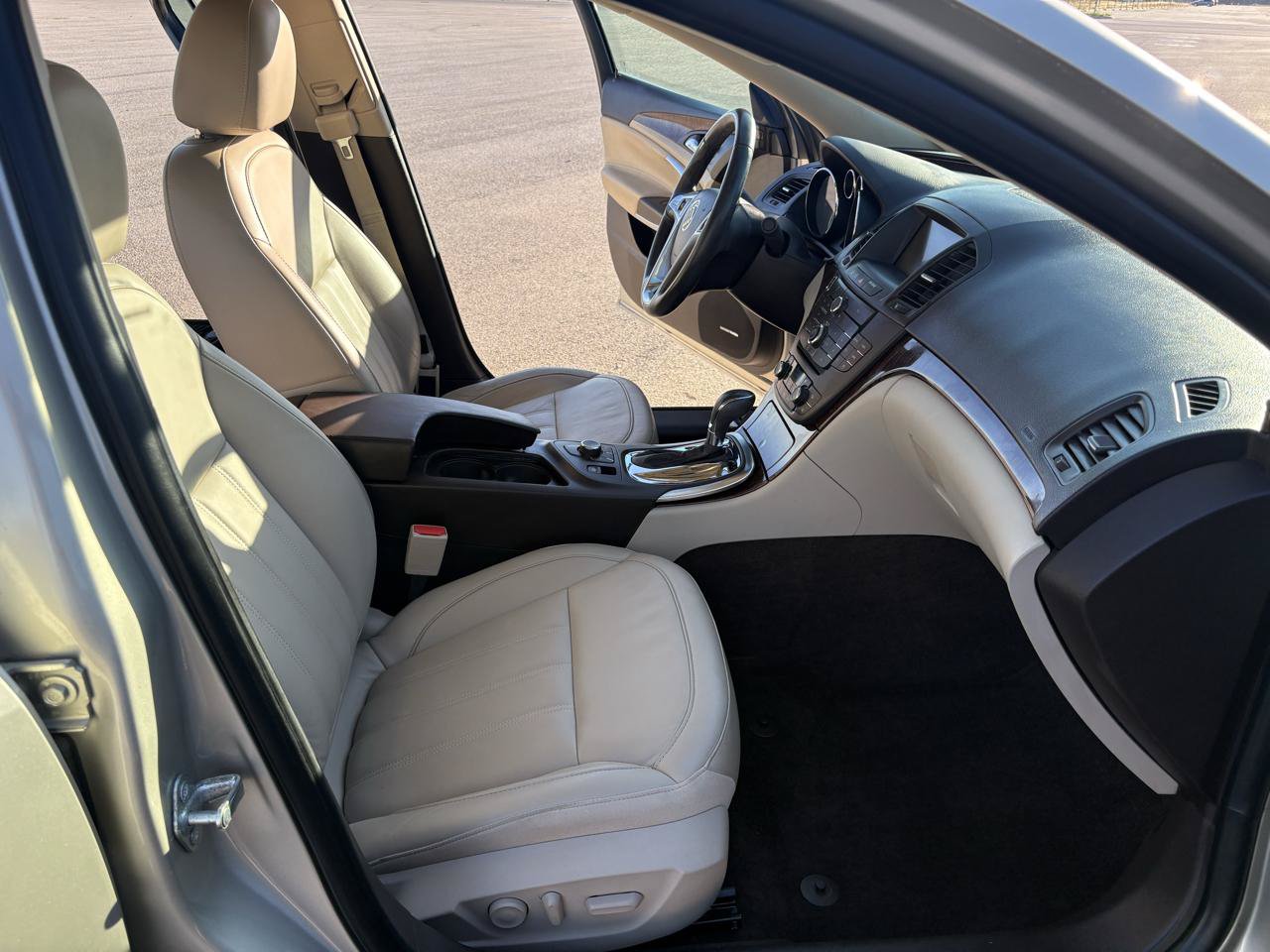 Used 2013 Buick Regal Premium FWD image 24