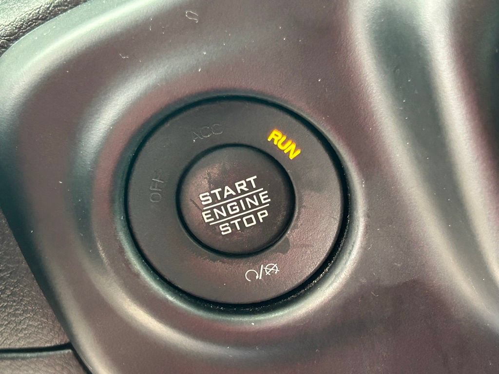 Used 2022 Jeep Wrangler Unlimited Sahara AWD/4WD image 30