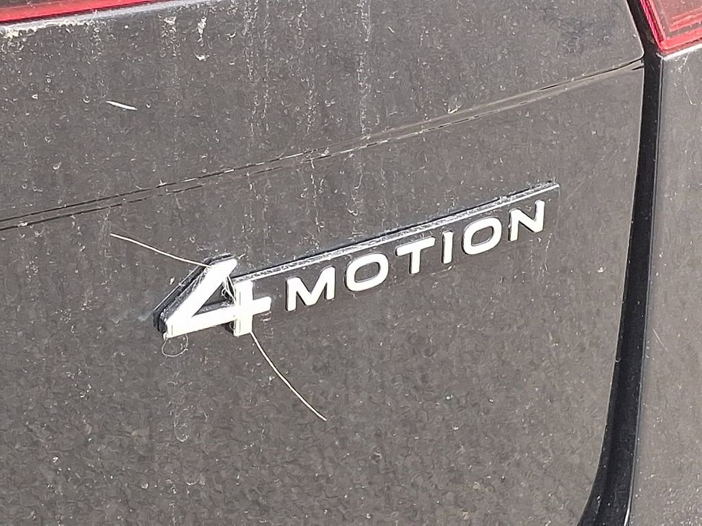 Used 2023 Volkswagen Tiguan SEL R-Line image 32