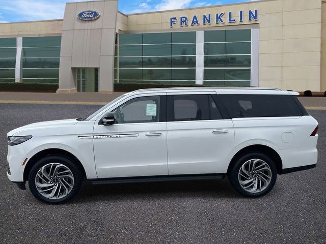 New 2026 Lincoln Navigator L Premier image 4