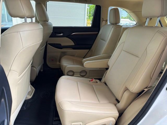 Used 2017 Toyota Highlander Limited AWD/4WD image 17