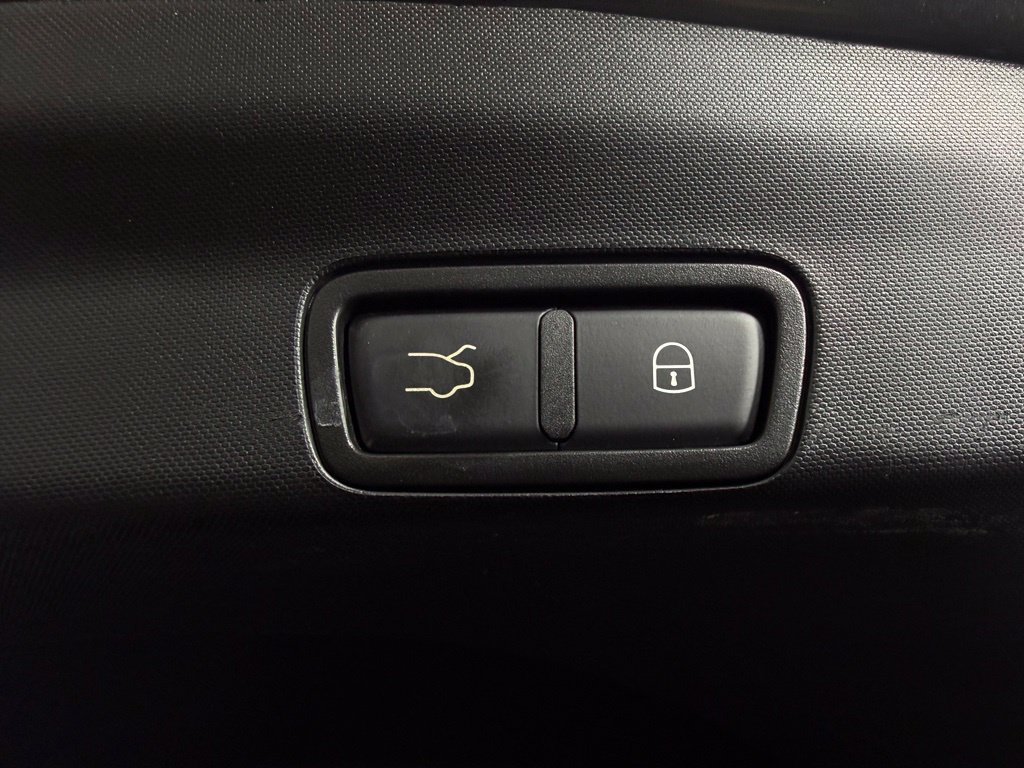 Used 2023 Alfa Romeo Stelvio Ti AWD/4WD image 23