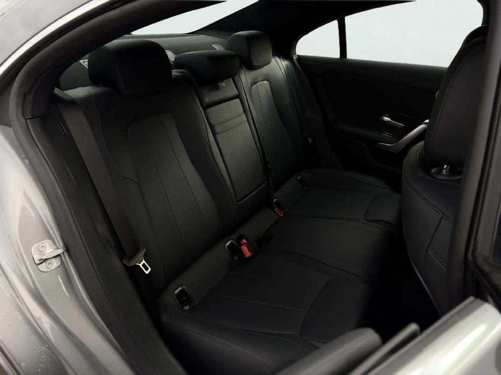 Used 2025 Mercedes-Benz CLA 250 image 11