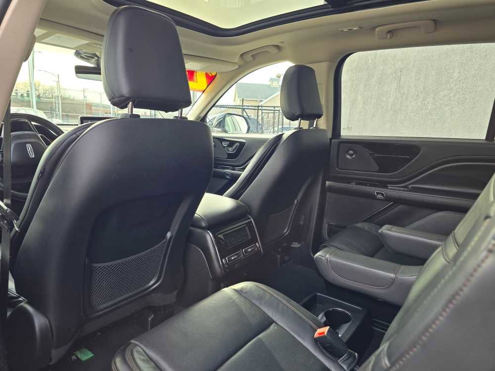 Used 2023 Lincoln Aviator Reserve image 28