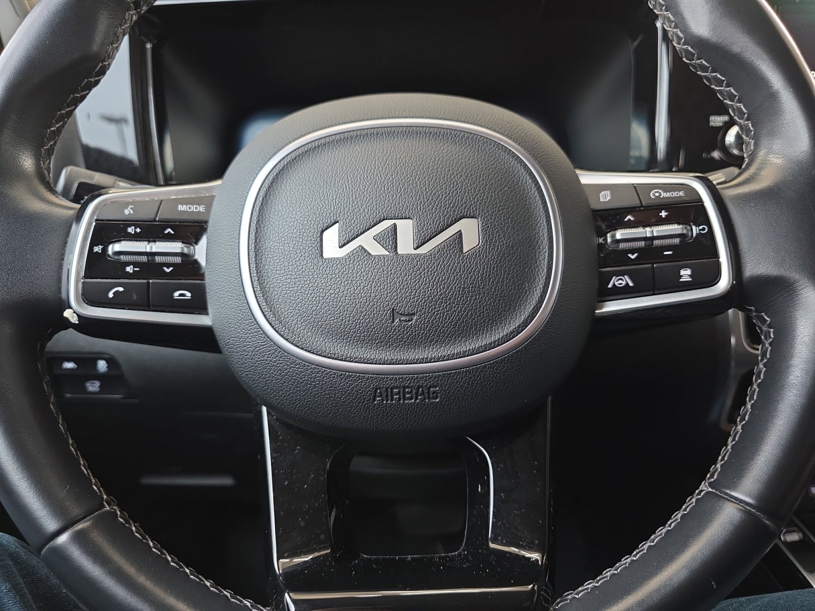 Used 2023 Kia Sorento SX image 9