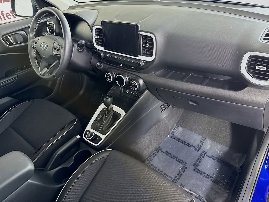 Certified 2023 Hyundai Venue Limited w/ Cargo Package image 32