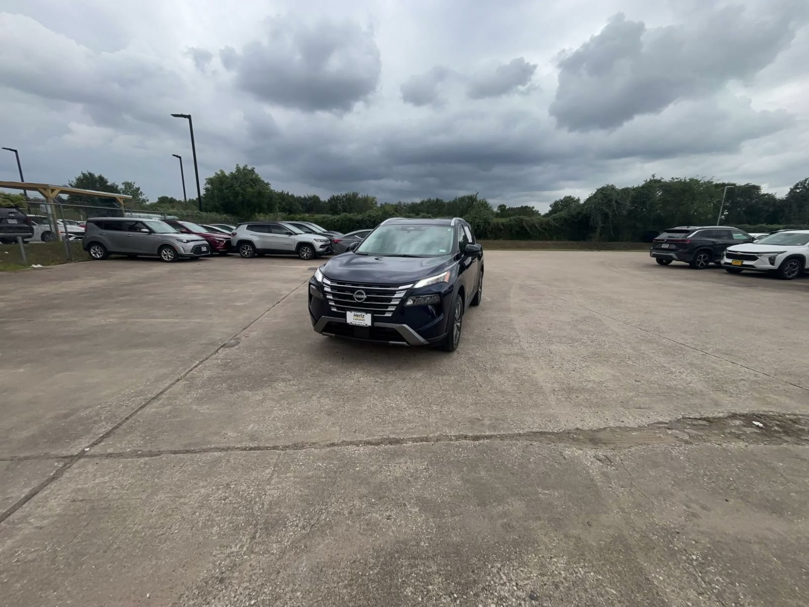 Used 2026 Nissan Rogue SL FWD image 6