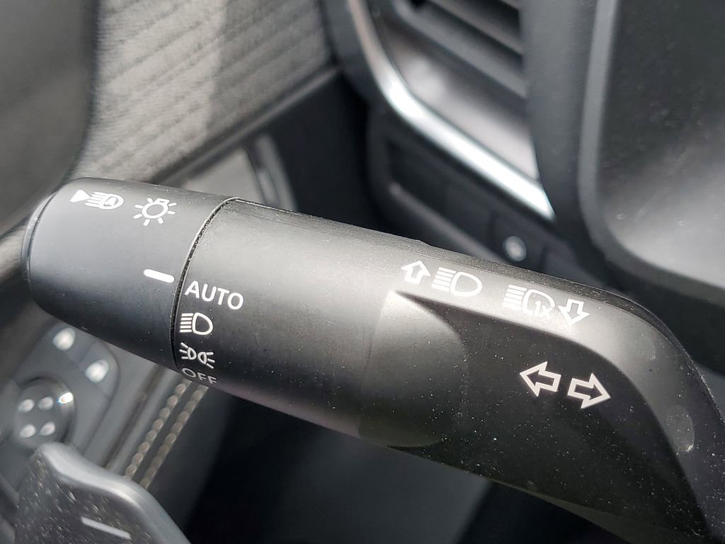Used 2023 Nissan Rogue SV AWD/4WD image 23