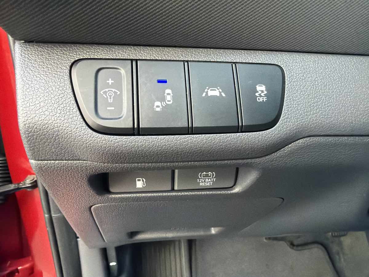 Used 2022 Hyundai Ioniq SE FWD image 60