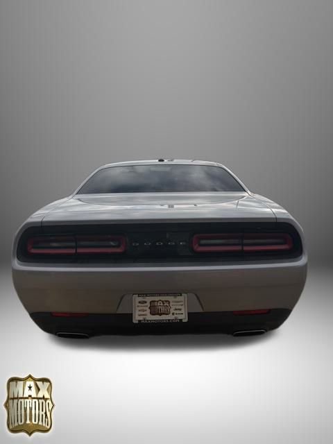 Used 2016 Dodge Challenger SXT image 7