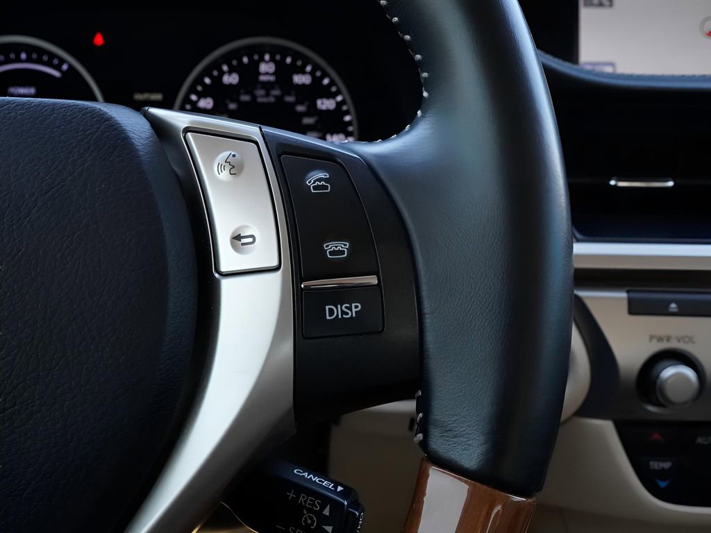 Used 2013 Lexus ES 300h w/ Luxury Pkg image 32