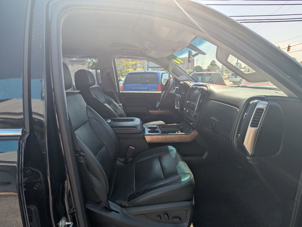 Used 2017 Chevrolet Silverado 3500 LTZ w/ Duramax Plus Package AWD/4WD image 28