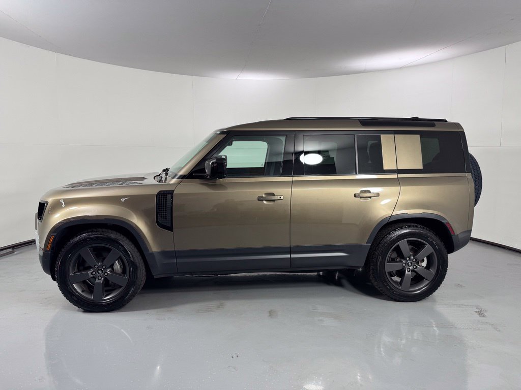 Used 2025 Land Rover Defender 110 S AWD/4WD image 9