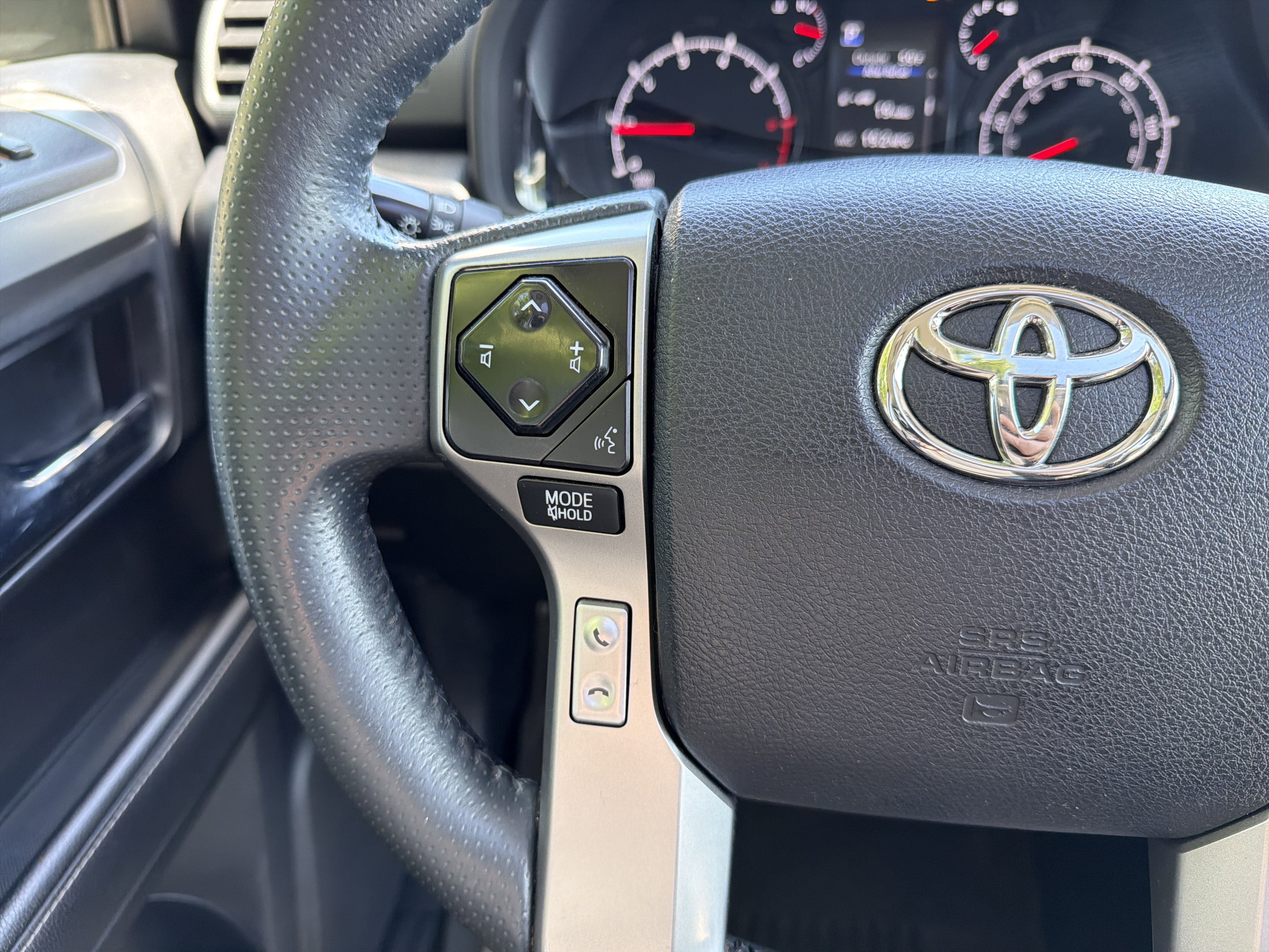 Used 2020 Toyota 4Runner SR5 Premium w/ Moonroof Package AWD/4WD image 19