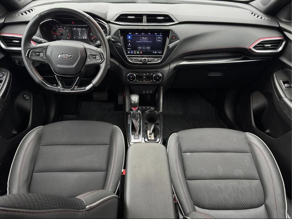 Used 2023 Chevrolet TrailBlazer RS w/ Sun and Liftgate Package image 11