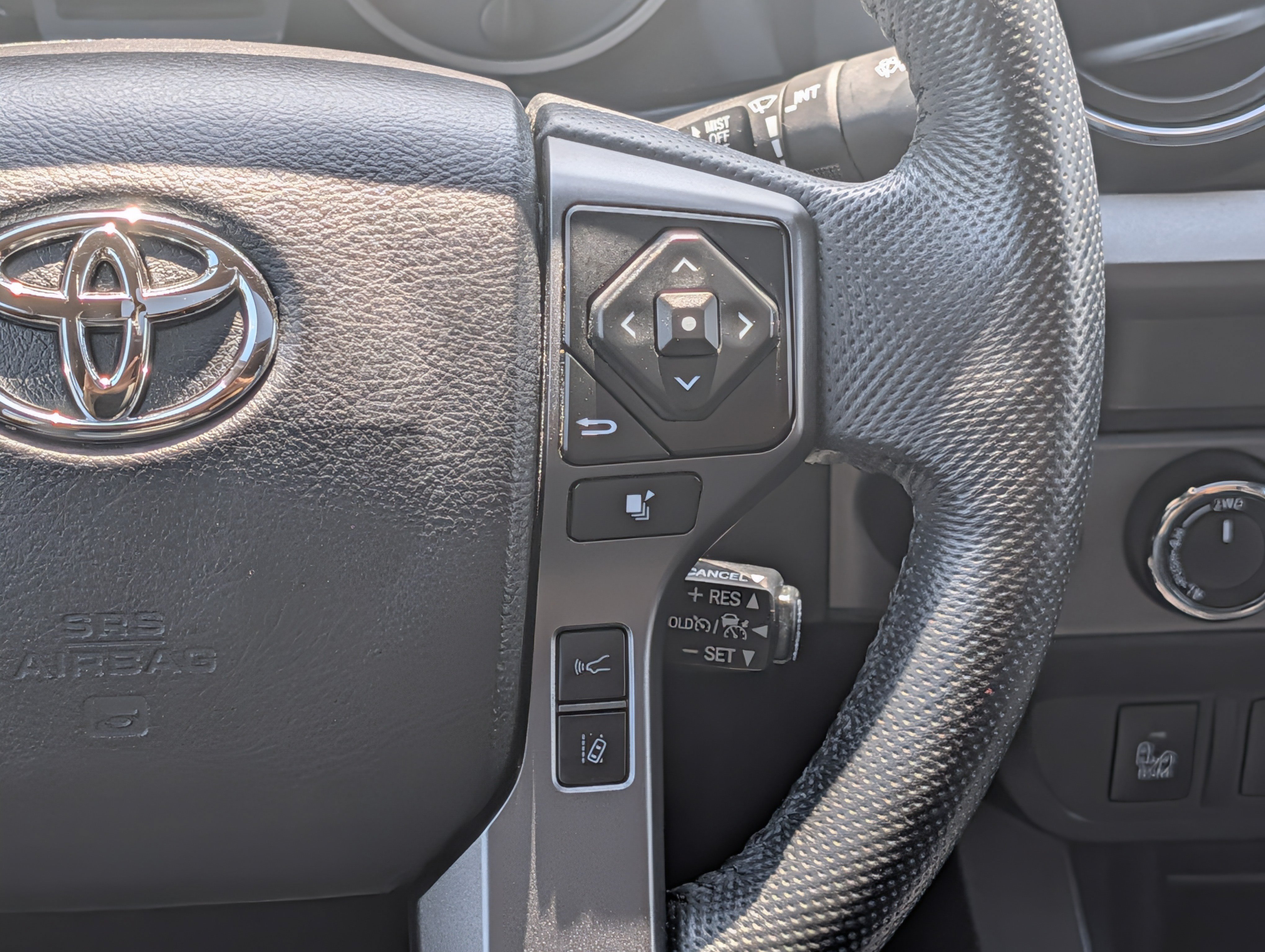 Used 2022 Toyota Tacoma TRD Sport w/ TRD Premium Sport Package AWD/4WD image 23