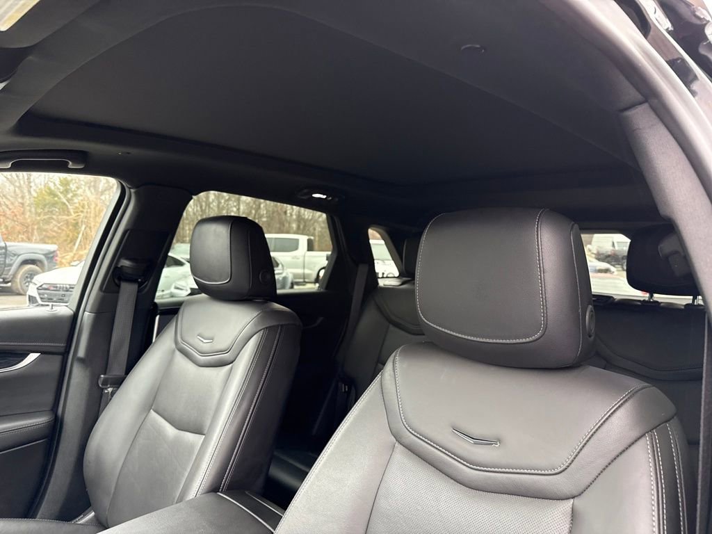 Used 2025 Cadillac XT5 Premium Luxury image 2