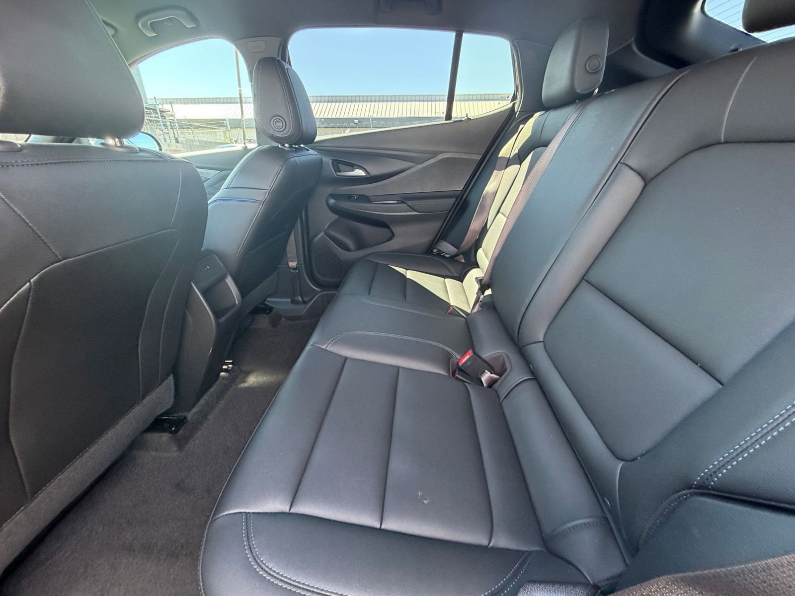 Used 2025 Buick Envista Sport Touring image 24