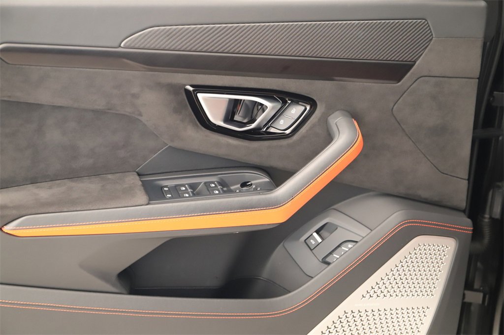 Used 2022 Lamborghini Urus image 23