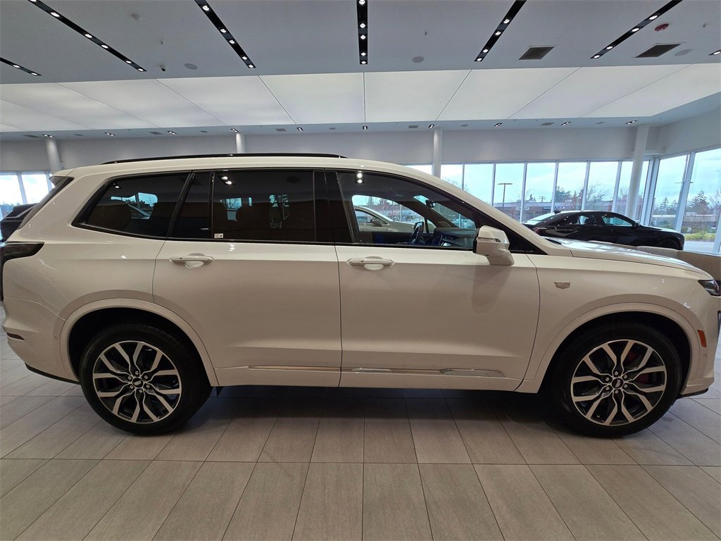 New 2025 Cadillac XT6 Sport w/ Technology Package image 6