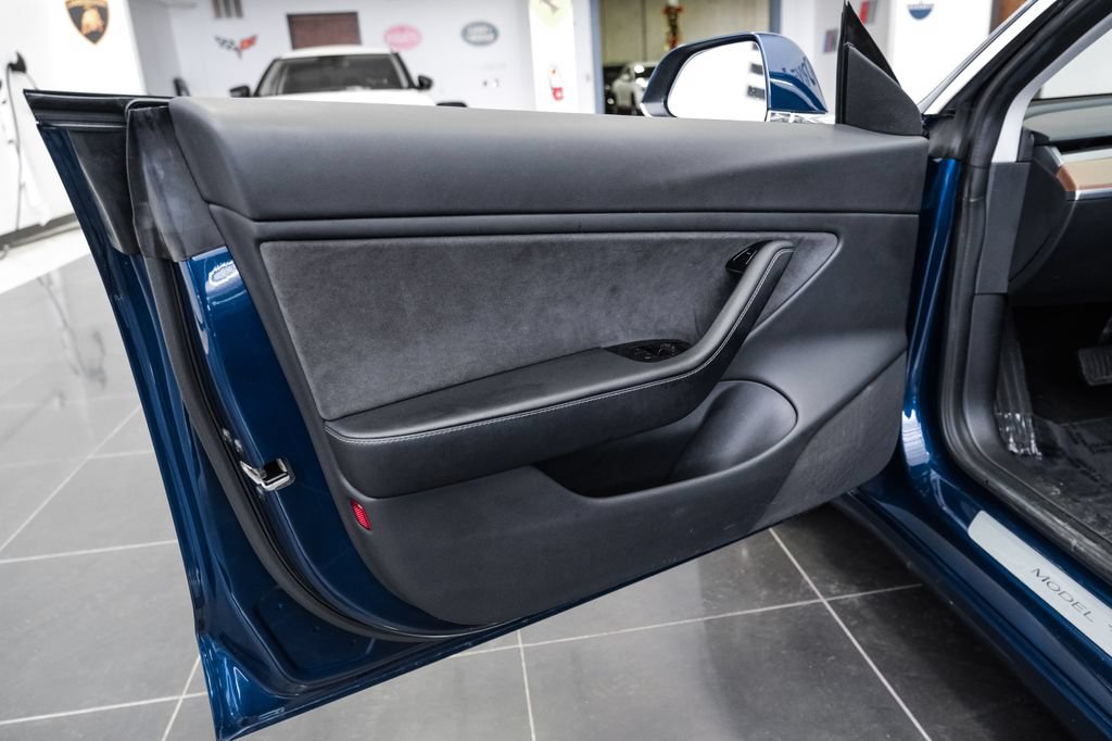 Used 2018 Tesla Model 3 Long Range AWD/4WD image 39
