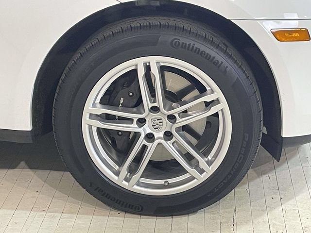 Certified 2026 Porsche Macan AWD/4WD image 16