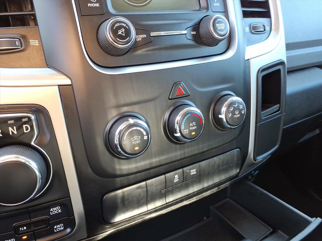Used 2020 RAM 1500 Classic SLT image 30