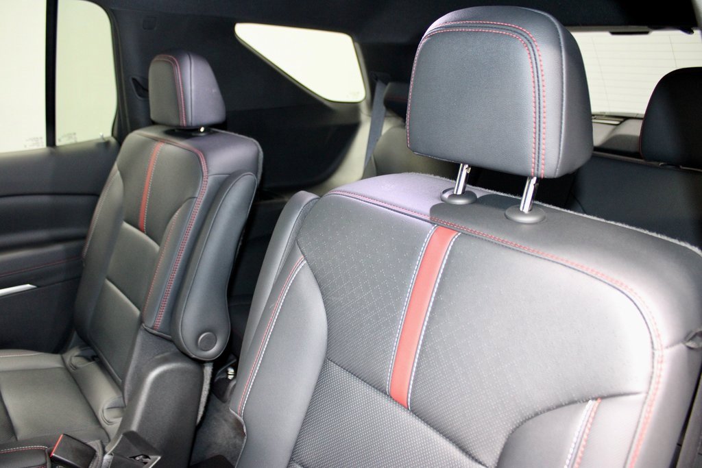 Used 2024 Chevrolet Traverse RS image 22