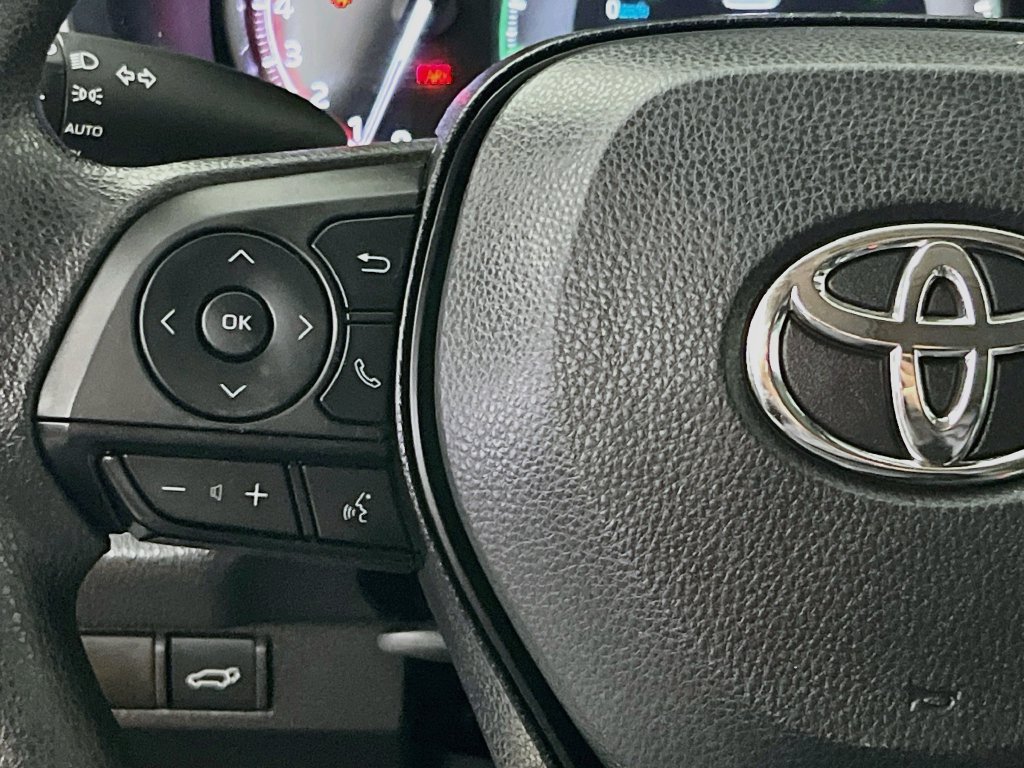 Used 2025 Toyota RAV4 XLE w/ Convenience Package FWD image 15