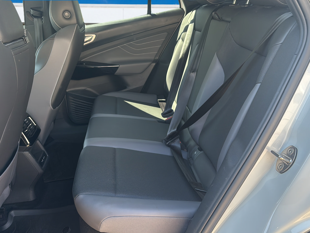 Used 2023 Volkswagen ID.4 S RWD image 16