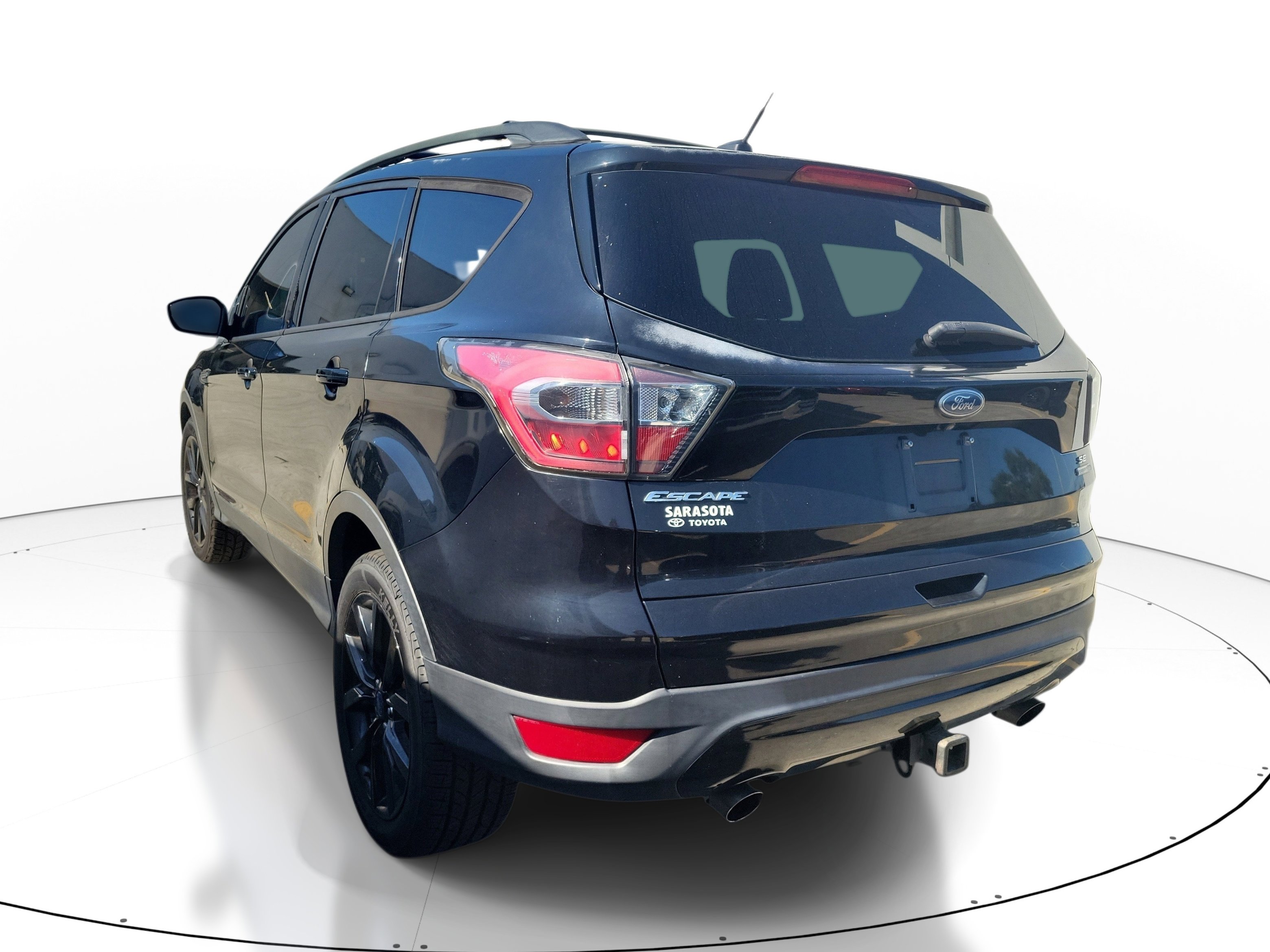 Used 2017 Ford Escape SE w/ SE Sport Appearance Package AWD/4WD image 4