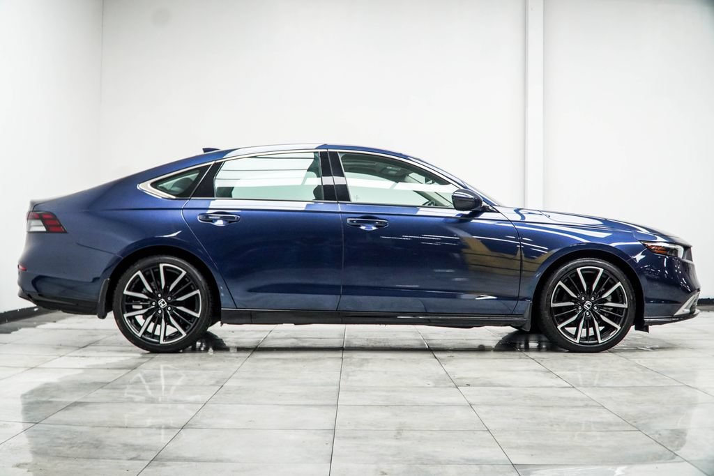 Used 2023 Honda Accord Touring image 8