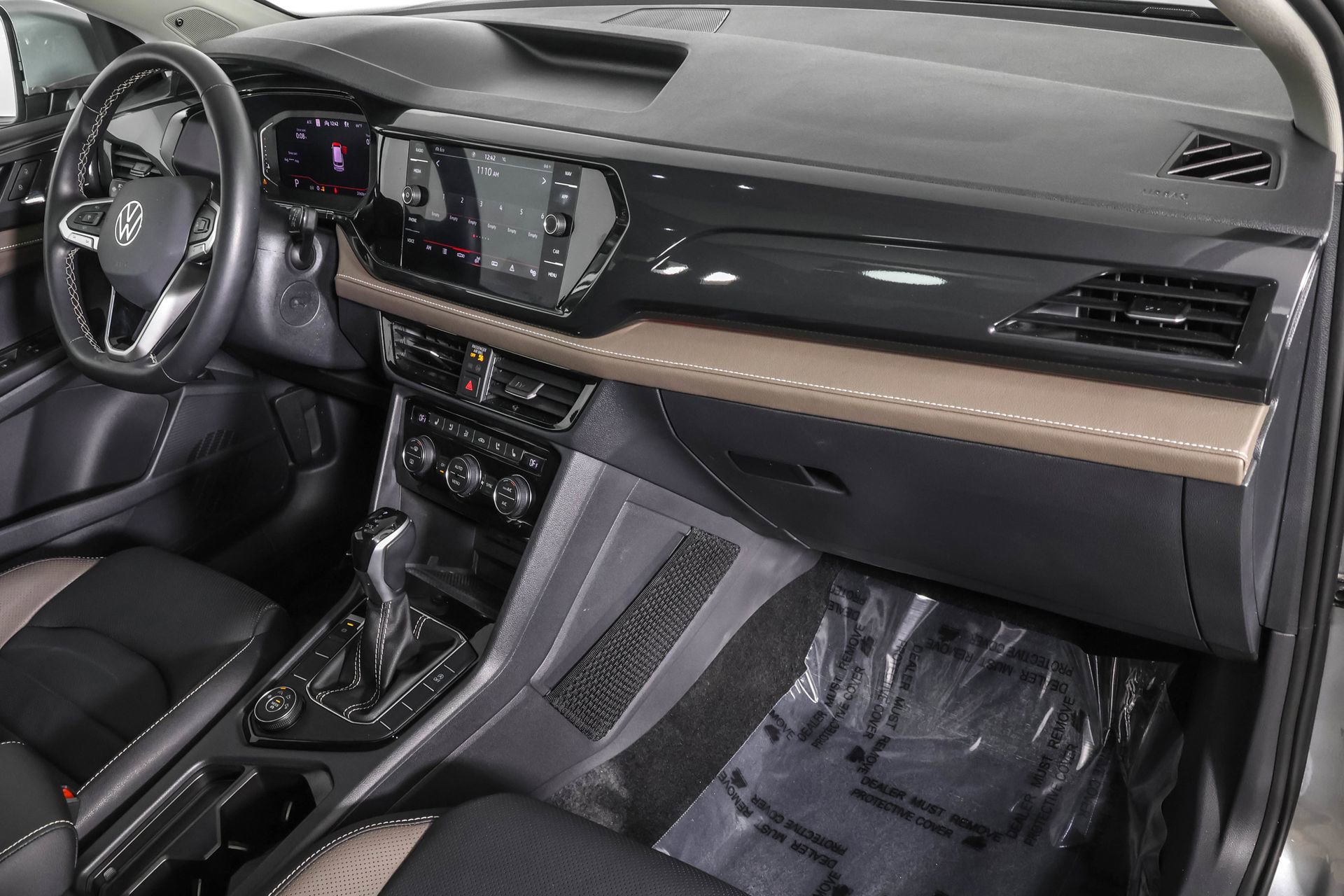 Certified 2024 Volkswagen Taos SEL image 45