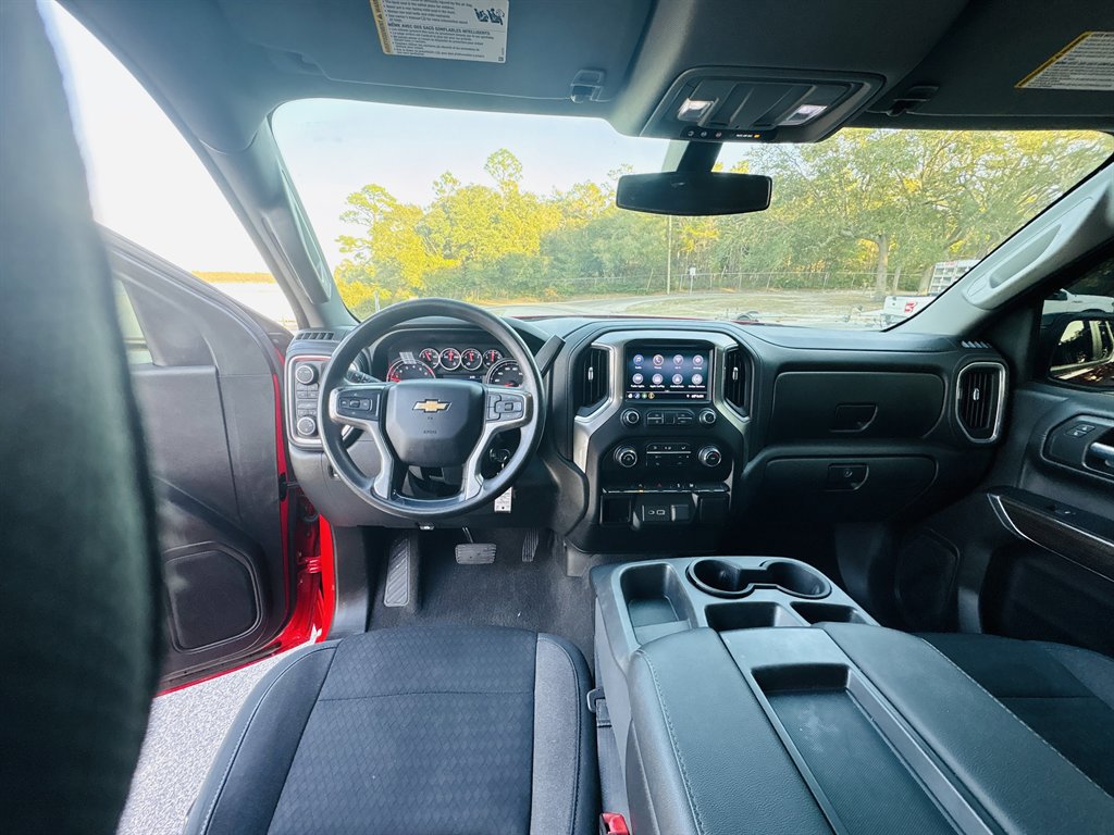 Used 2020 Chevrolet Silverado 1500 LT w/ Trailering Package image 9