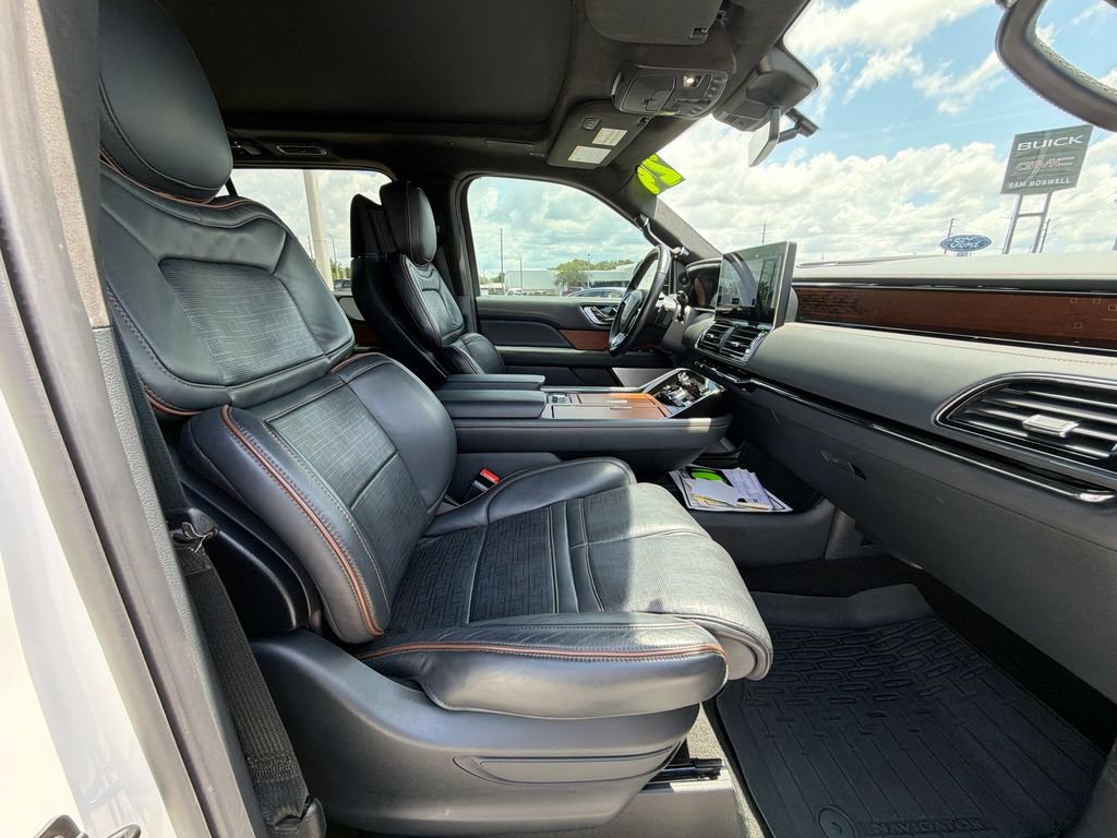 Used 2024 Lincoln Navigator Black Label AWD/4WD image 12