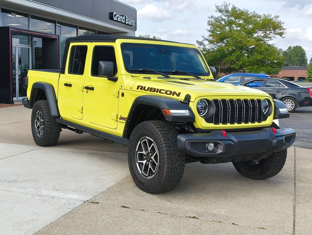 Used 2024 Jeep Gladiator Rubicon w/ Technology Group AWD/4WD image 16
