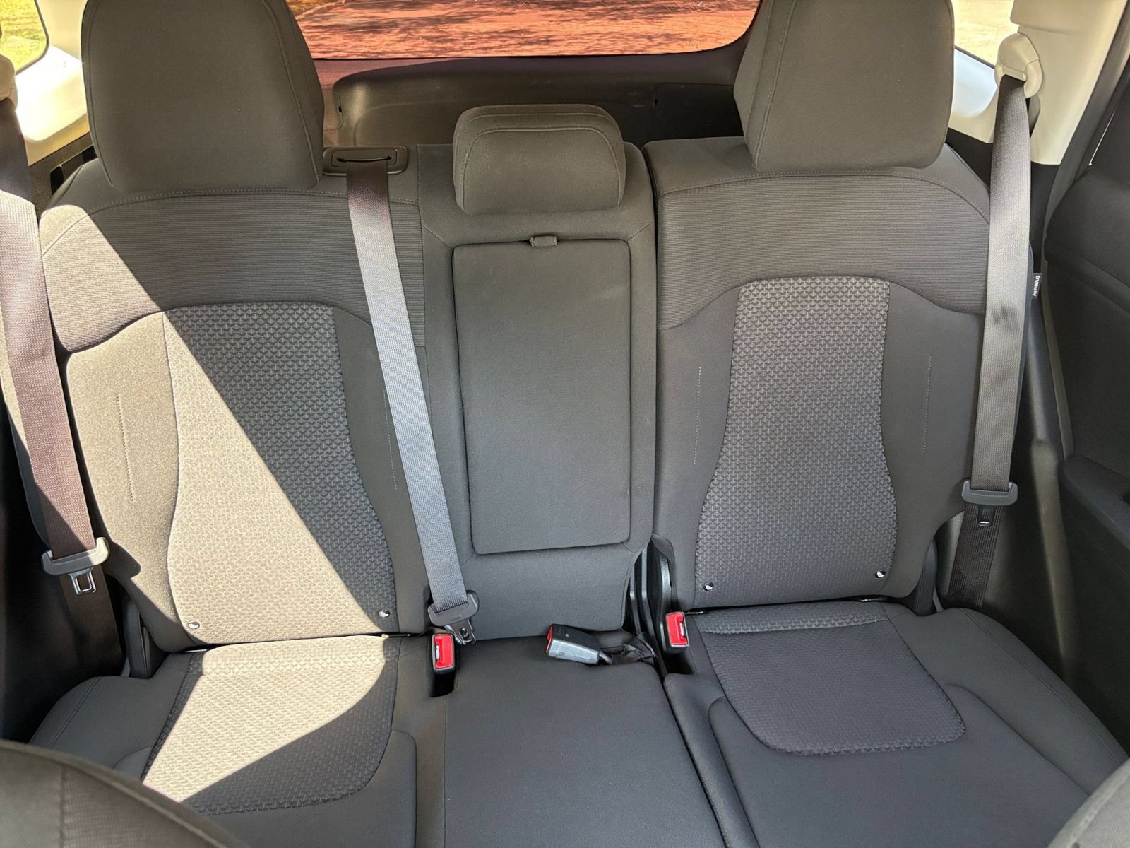 Used 2025 Kia Sportage LX FWD image 35