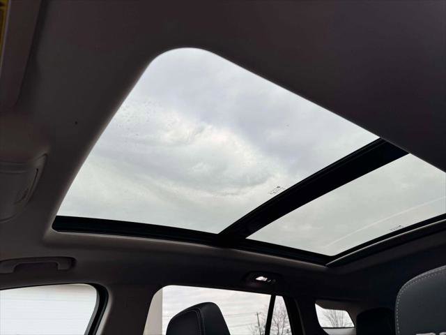 Used 2022 GMC Terrain Denali w/ LPO, 'HIT The Road' Package image 18