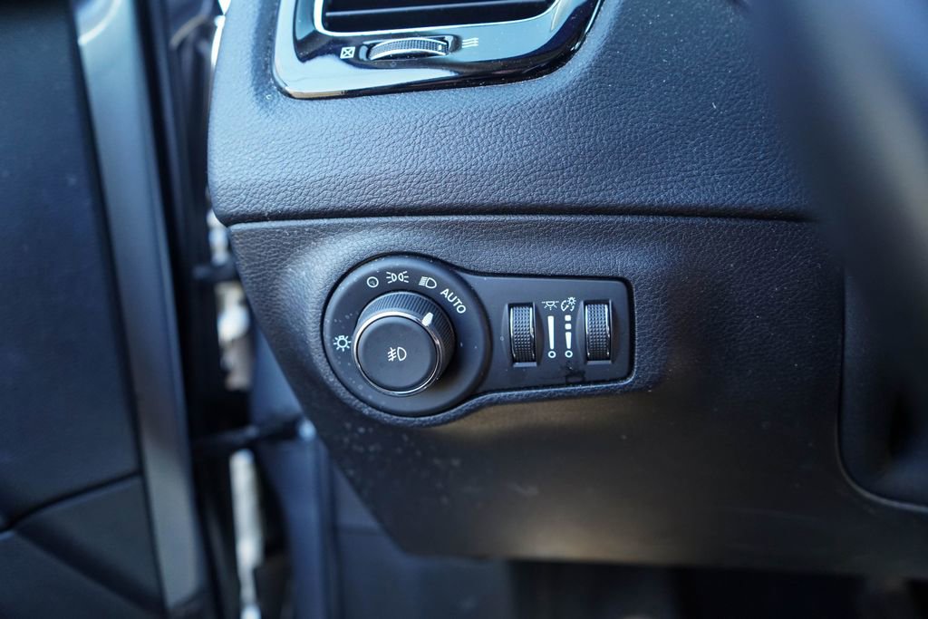 Used 2019 Jeep Compass Limited w/ Safety & Security Group image 24