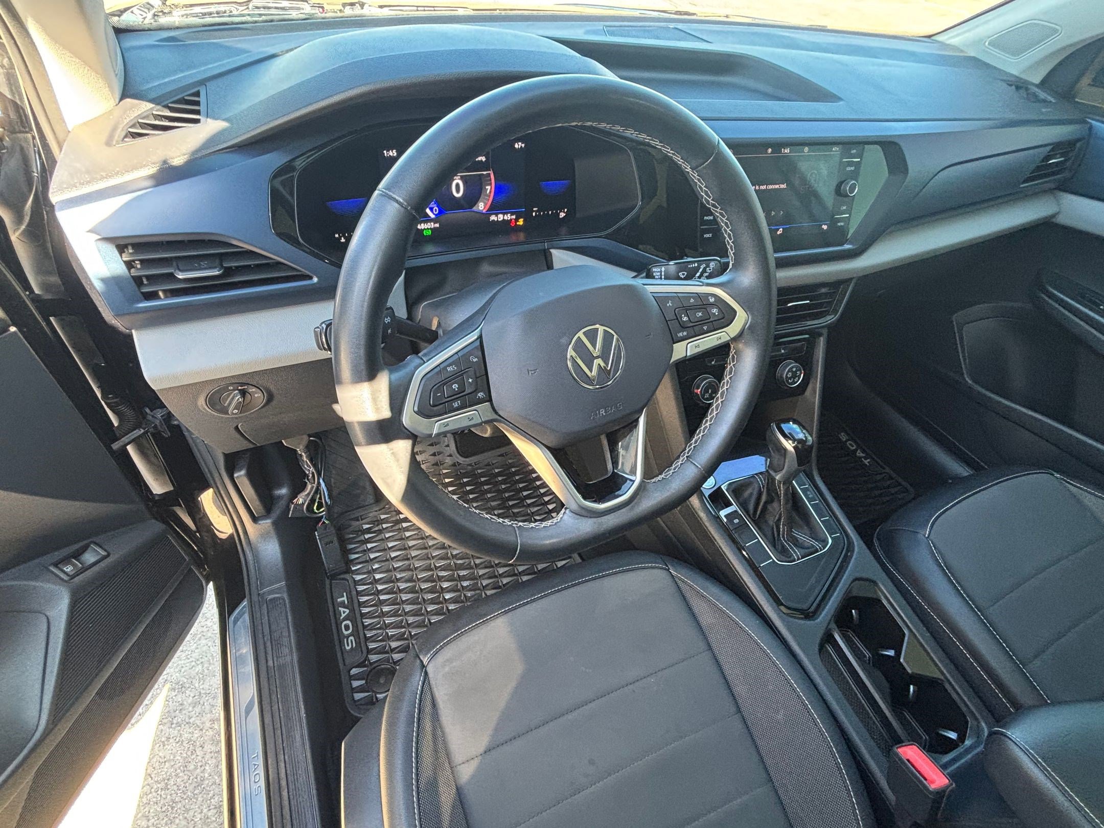 Used 2023 Volkswagen Taos SE image 12