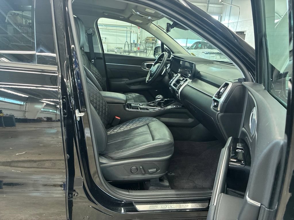 Certified 2023 Kia Sorento SX AWD/4WD image 16