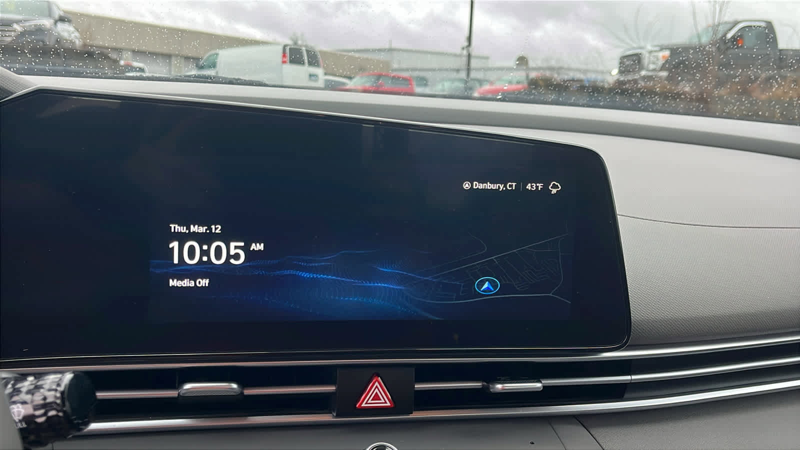 Used 2023 Hyundai Elantra SEL w/ Convenience Package image 3