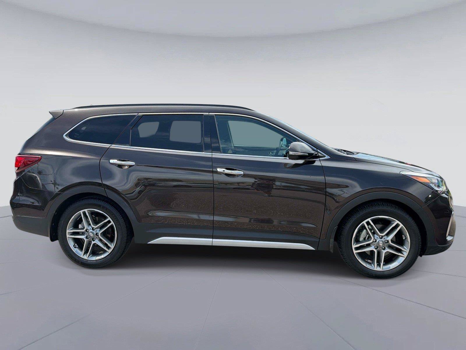 Used 2018 Hyundai Santa Fe Limited AWD/4WD image 2
