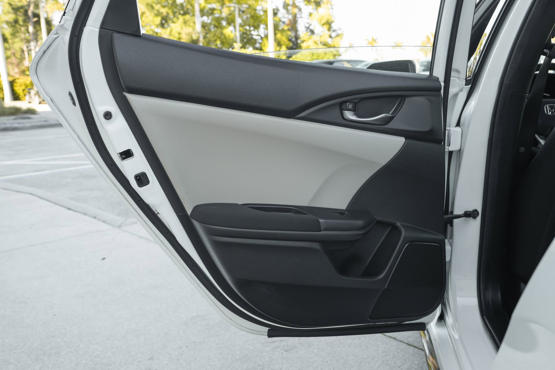 Used 2018 Honda Civic Sport image 32