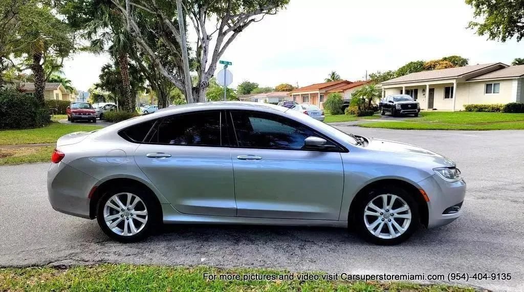 Used 2015 Chrysler 200 S FWD image 8