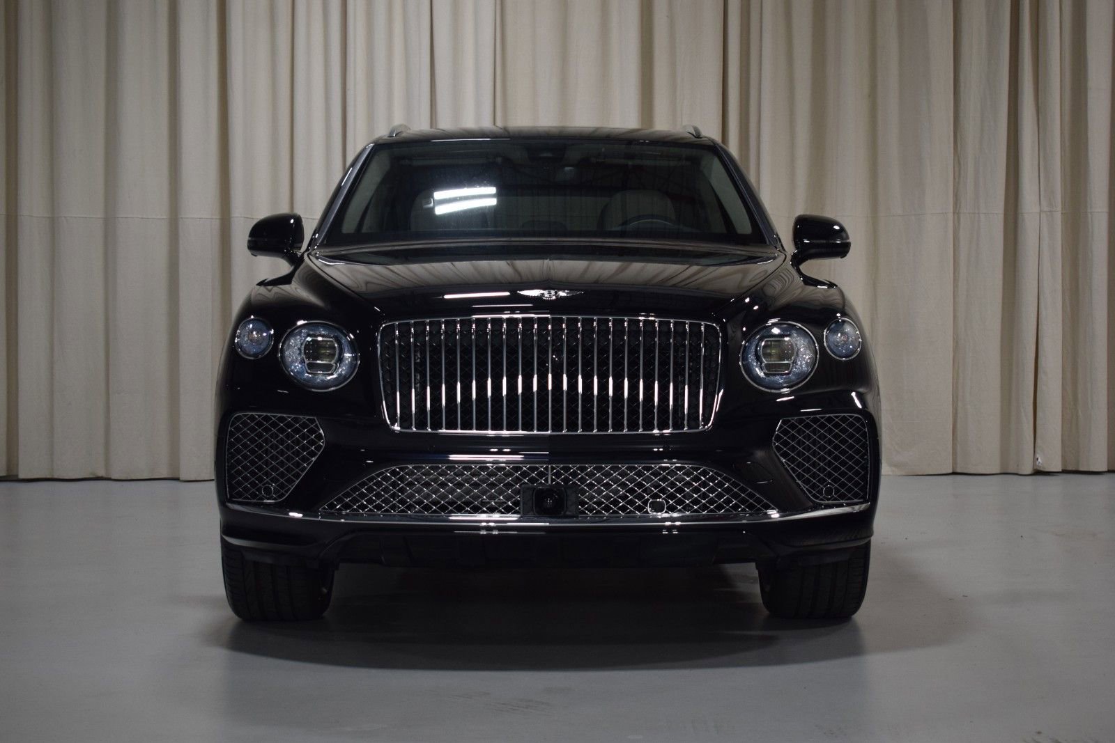 New 2025 Bentley Bentayga AWD/4WD image 16