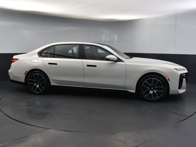 Certified 2024 BMW 750e xDrive w/ Executive Package AWD/4WD image 17