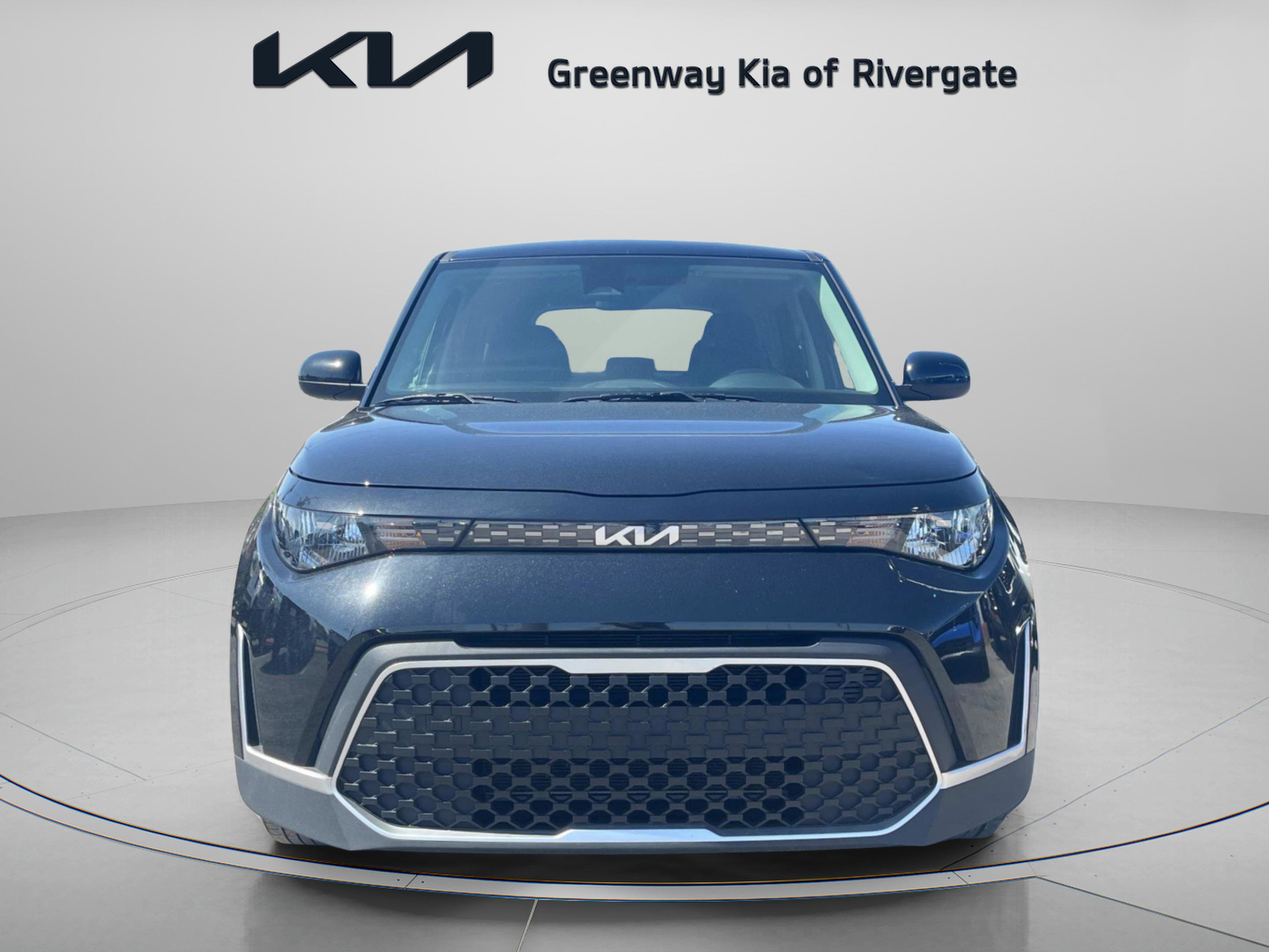 Used 2023 Kia Soul LX FWD image 2