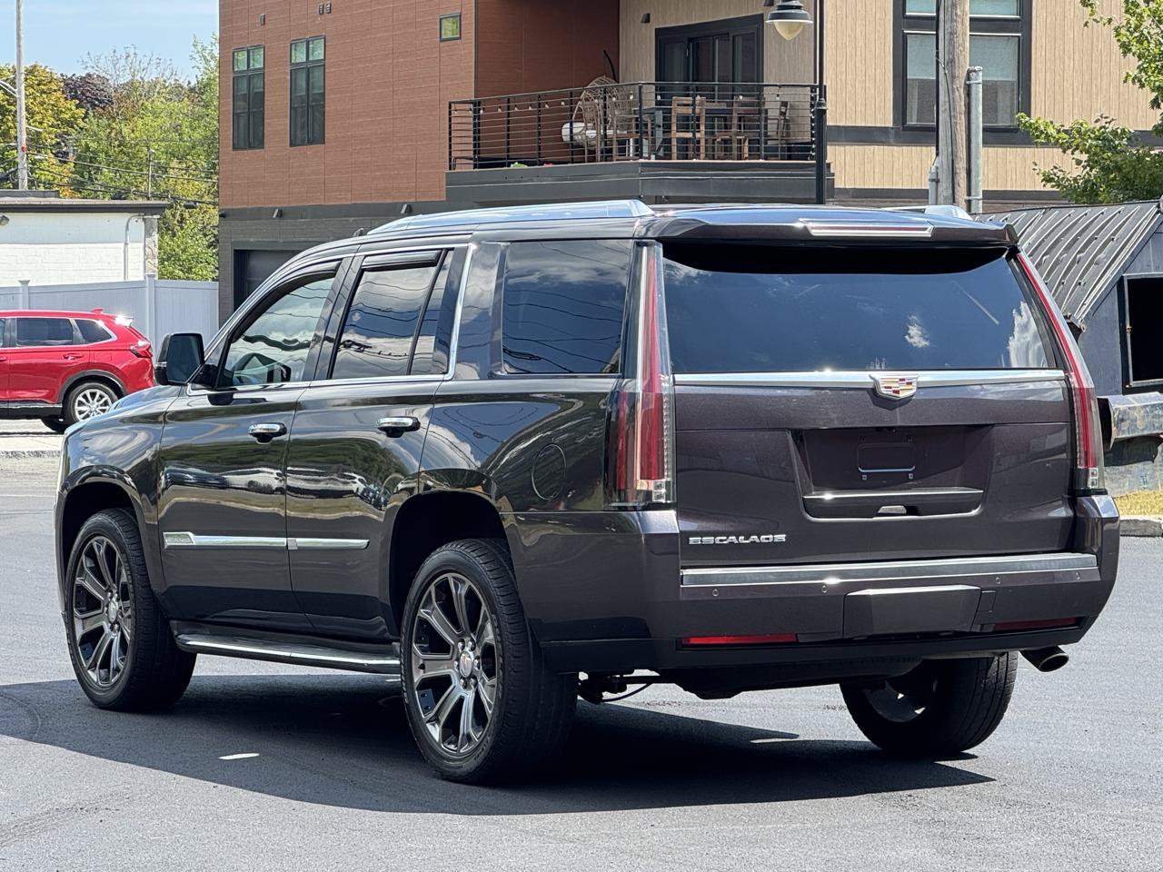 Used 2015 Cadillac Escalade Luxury AWD/4WD image 4